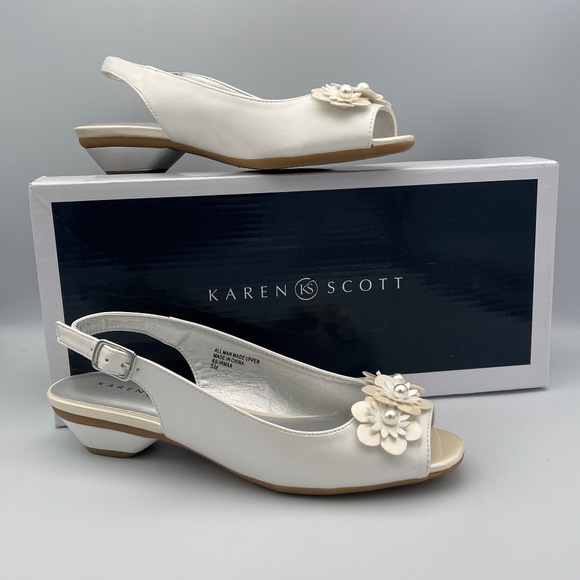 Karen Scott Women's Shoe Irmaa Peep-toe 3 Flowers Sandals White Size 5 M US - Picture 1 of 7